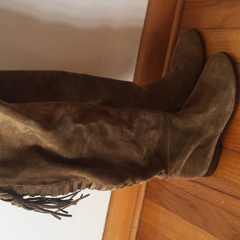 Boots - Picture 5 of 8
